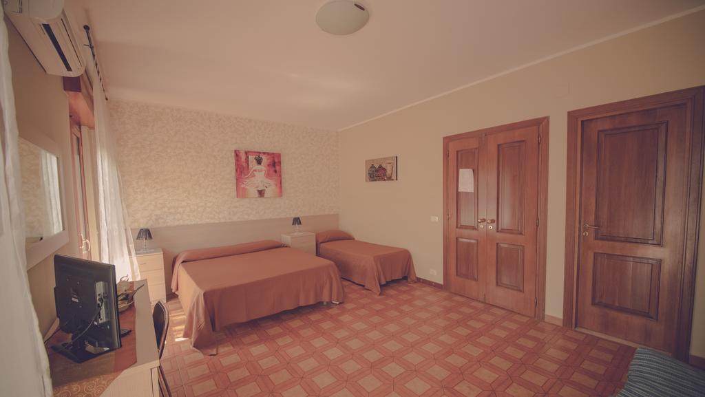 קטנזארו Cassiodoro Rooms Affittacamere מראה חיצוני תמונה